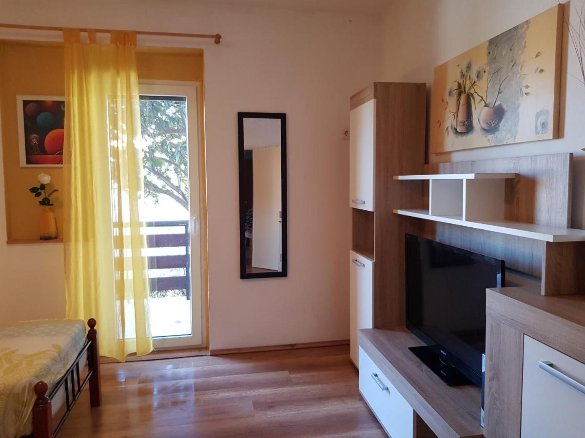 Apartment Helena Pomer
